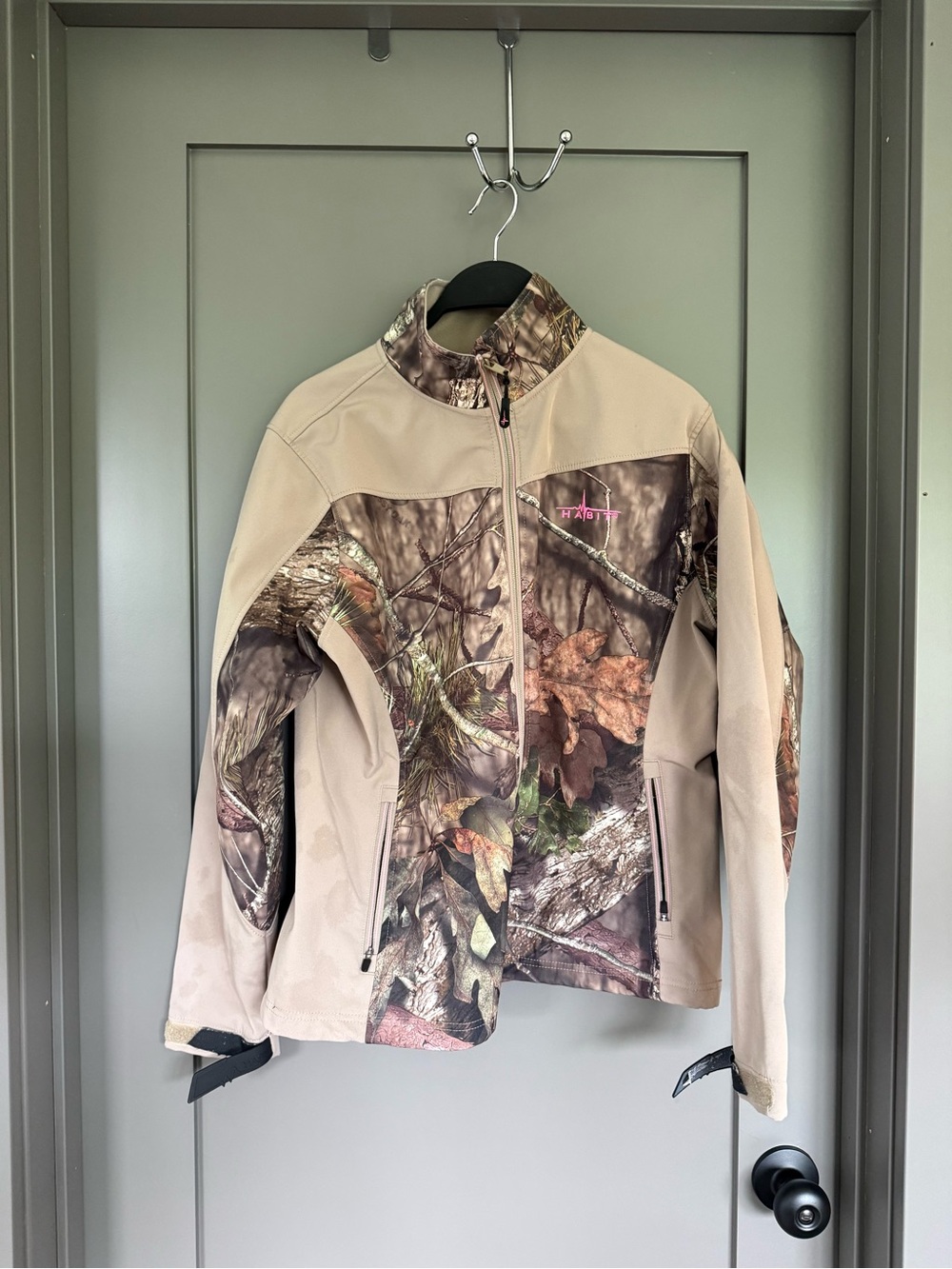 Habitat Women's Tan Camo Utility Softshell Jacket